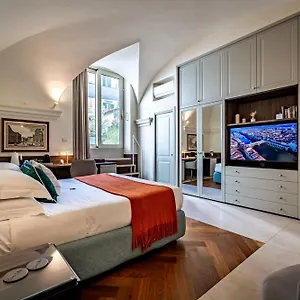 Dimora Collection - Le Corti - Boutique Luxury In A Restored 13th Century Convent, With Sauna And Gym (adults Only) Firenze